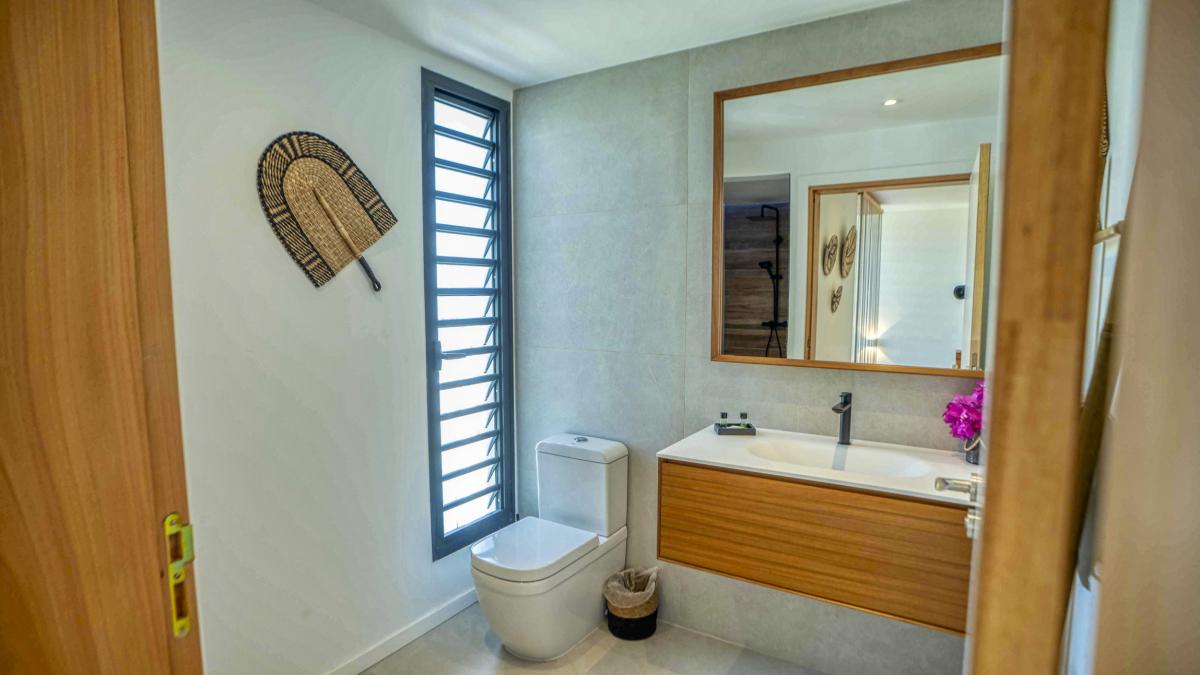 A louer villa pieds dans l'eau Saint François Guadeloupe-Chambre Etage
