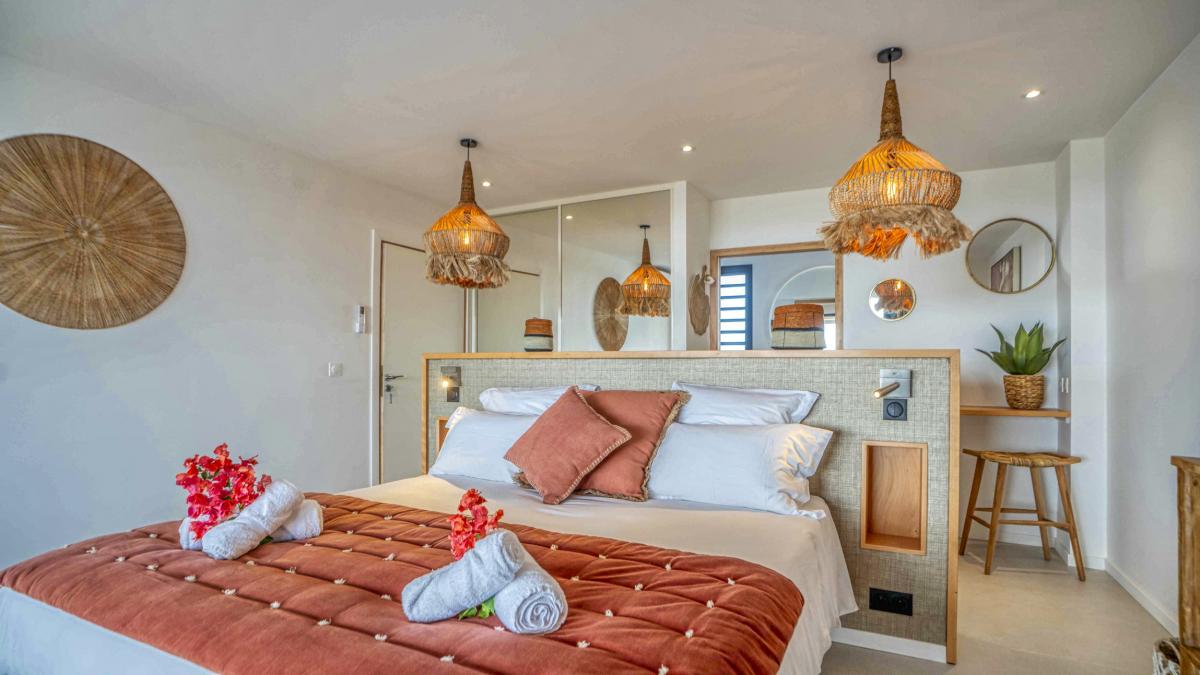 A louer villa pieds dans l'eau Saint François Guadeloupe-chambre RDC