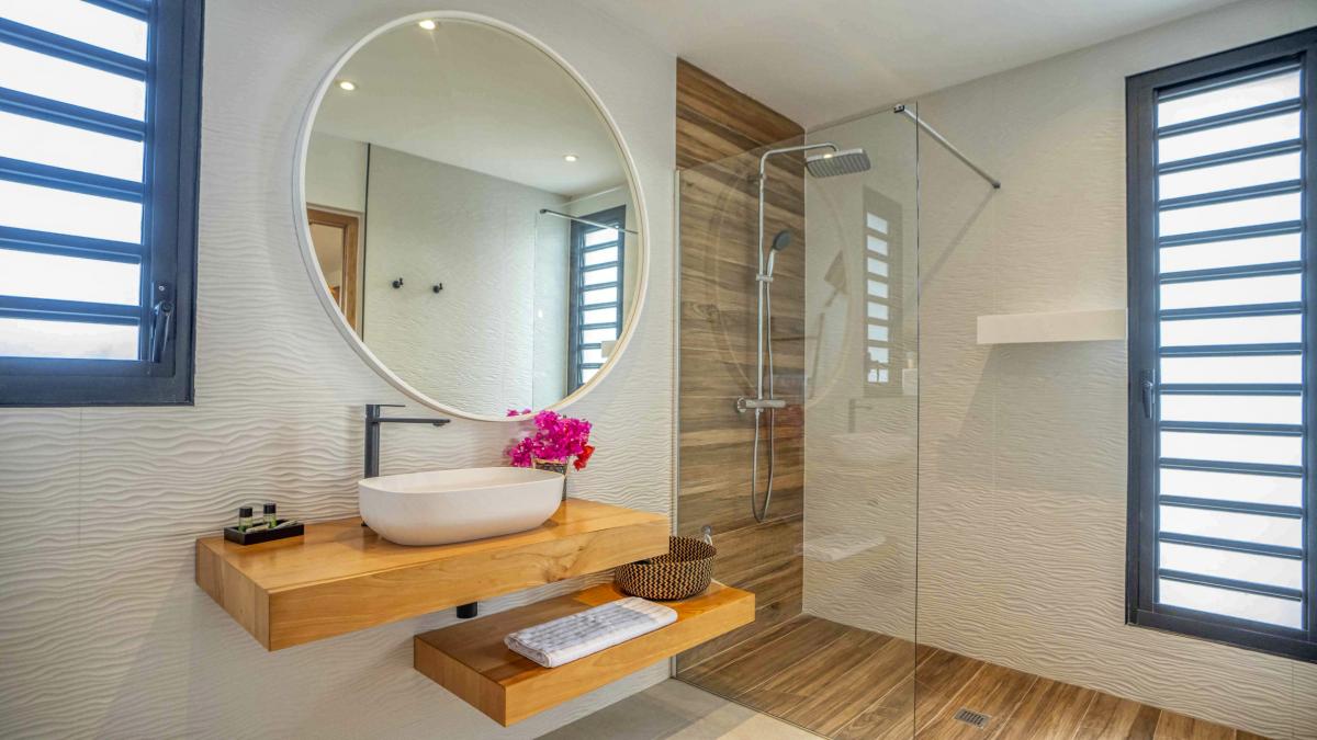 A louer villa pieds dans l'eau Saint François Guadeloupe-chambre RDC