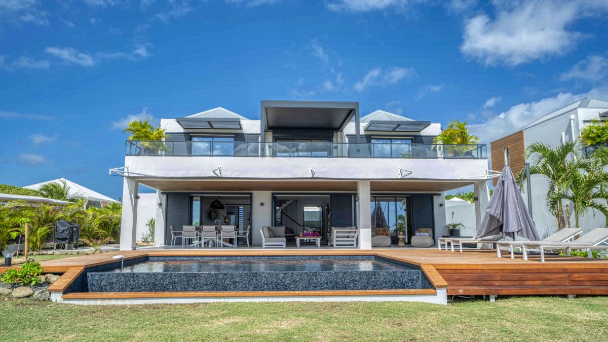 A louer villa pieds dans l'eau Saint François Guadeloupe-vue ensemble