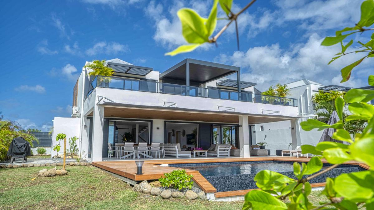 A louer villa pieds dans l'eau Saint François Guadeloupe-vue ensemble