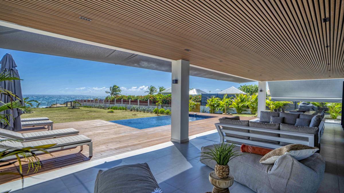 A louer villa pieds dans l'eau Saint François Guadeloupe-vue mer