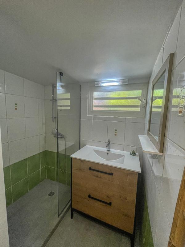 Location villa Saint François Guadeloupe-Salle de bain et toilette