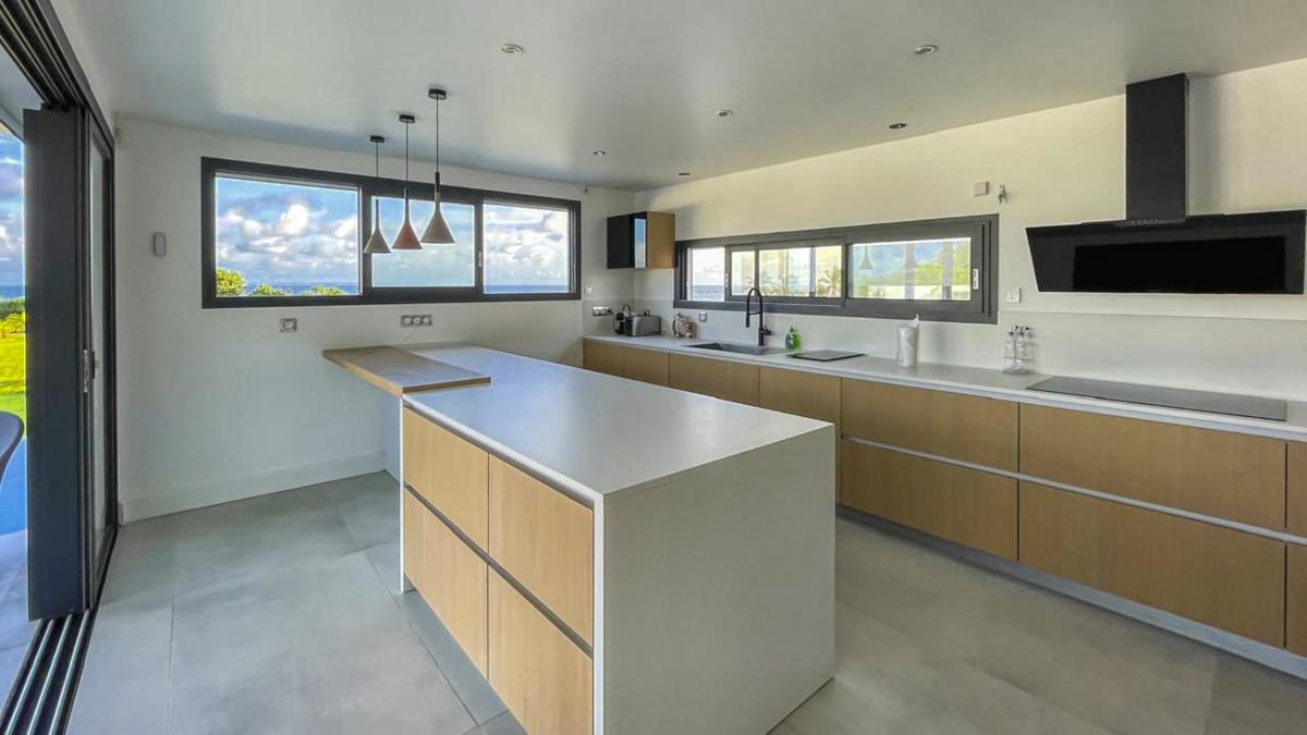 A louer Villa pied dans l'eau Saint François Guadeloupe - Cuisine