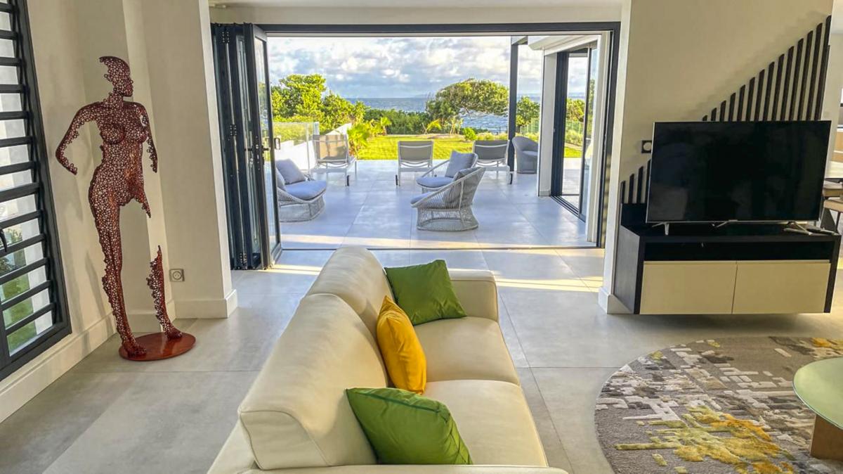 A louer Villa pied dans l'eau Saint François Guadeloupe - Pièce à vivre