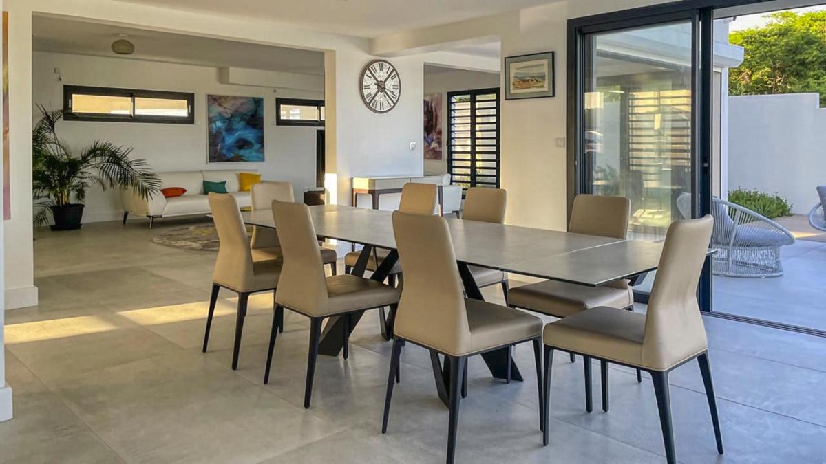 A louer Villa pied dans l'eau Saint François Guadeloupe - Pièce à vivre