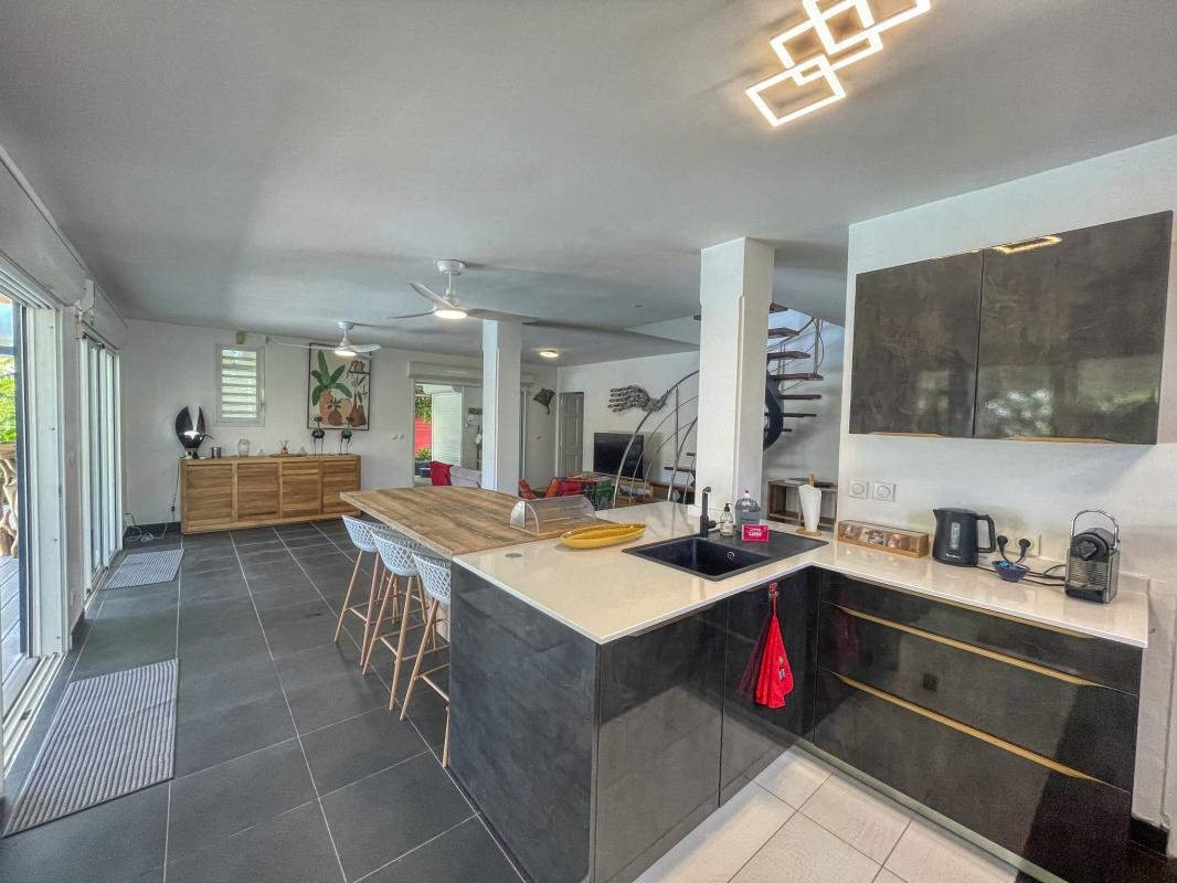 Location villa accès plage Saint François Guadeloupe- cuisine