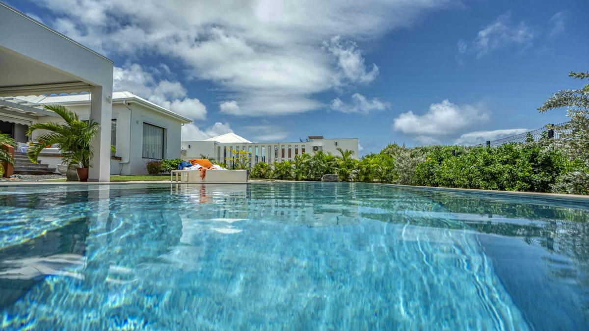 A-louer-villa-4-chambres-Saint-François- Piscine