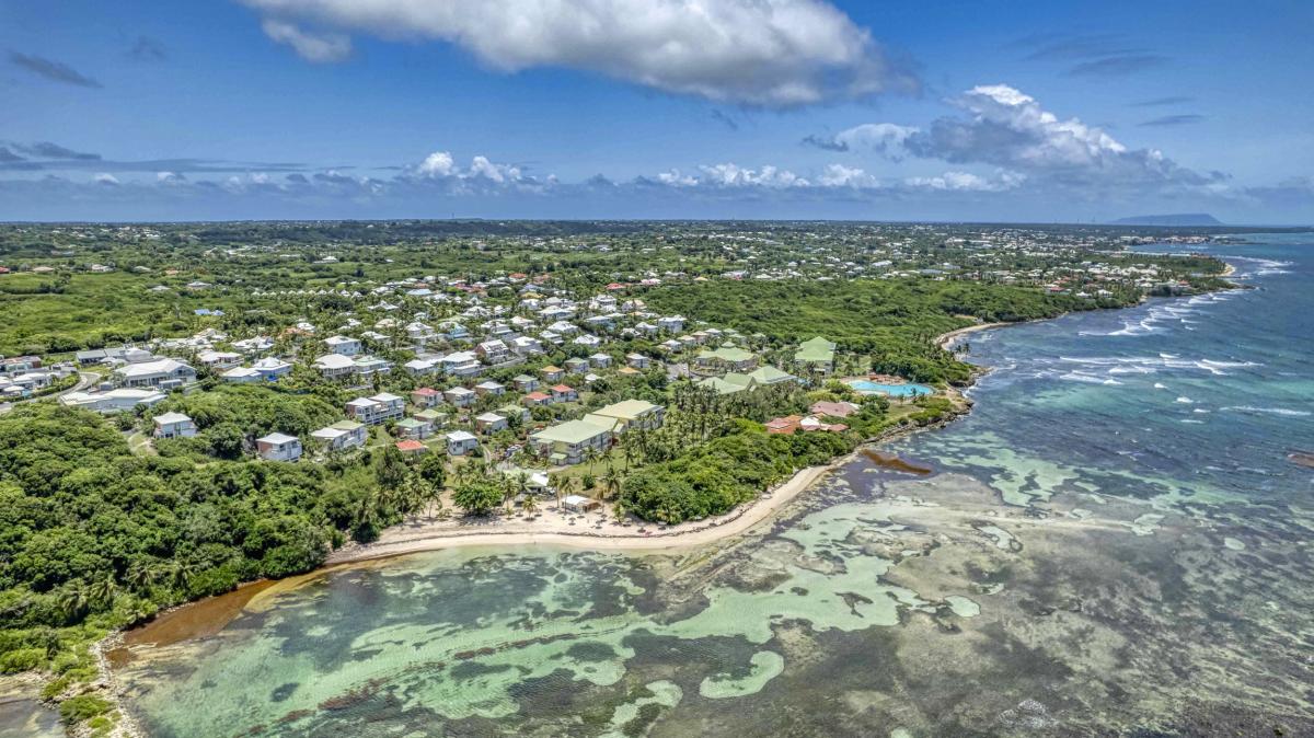 A-louer-villa-4-chambres-Saint-François- Plage Anse des Rochers