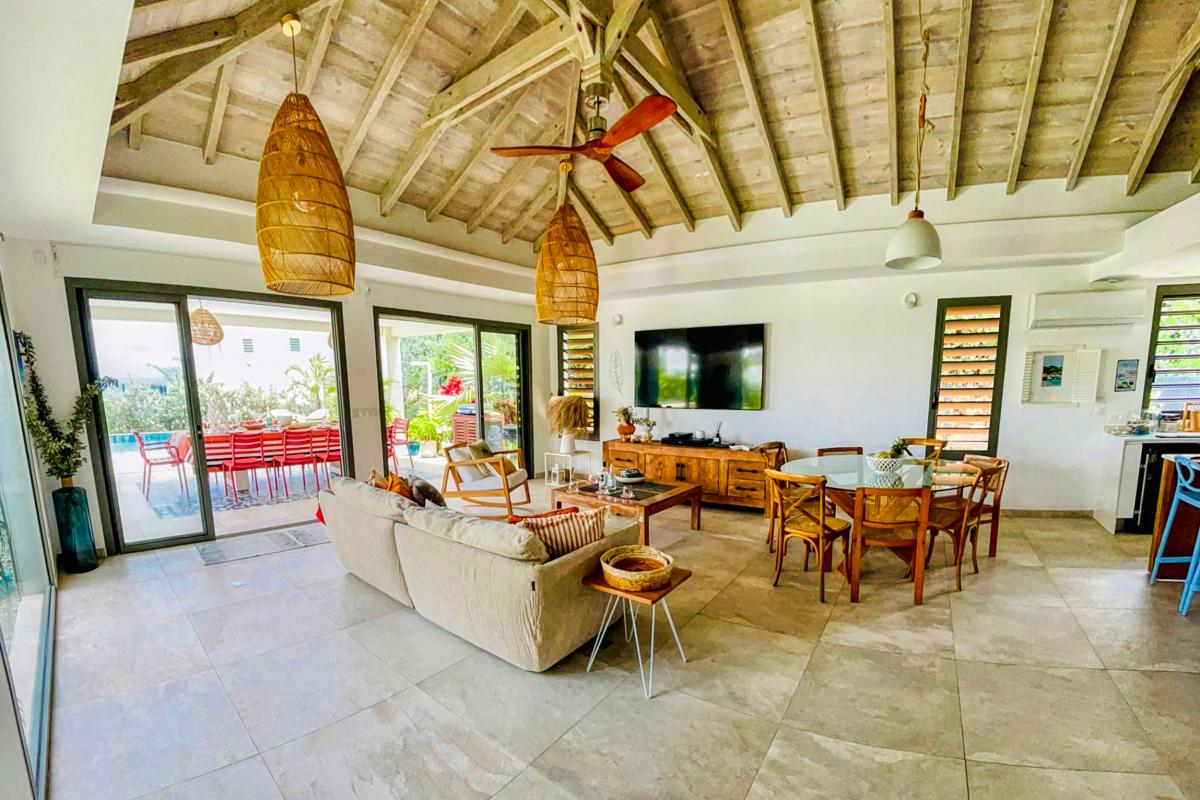A louer villa piscine Saint François Guadeloupe_pièce à vivre