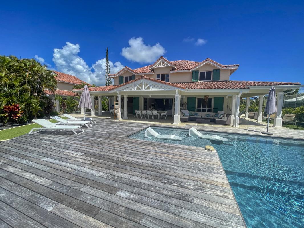Location villa piscine pieds dans l'eau Saint François Guadeloupe_piscine