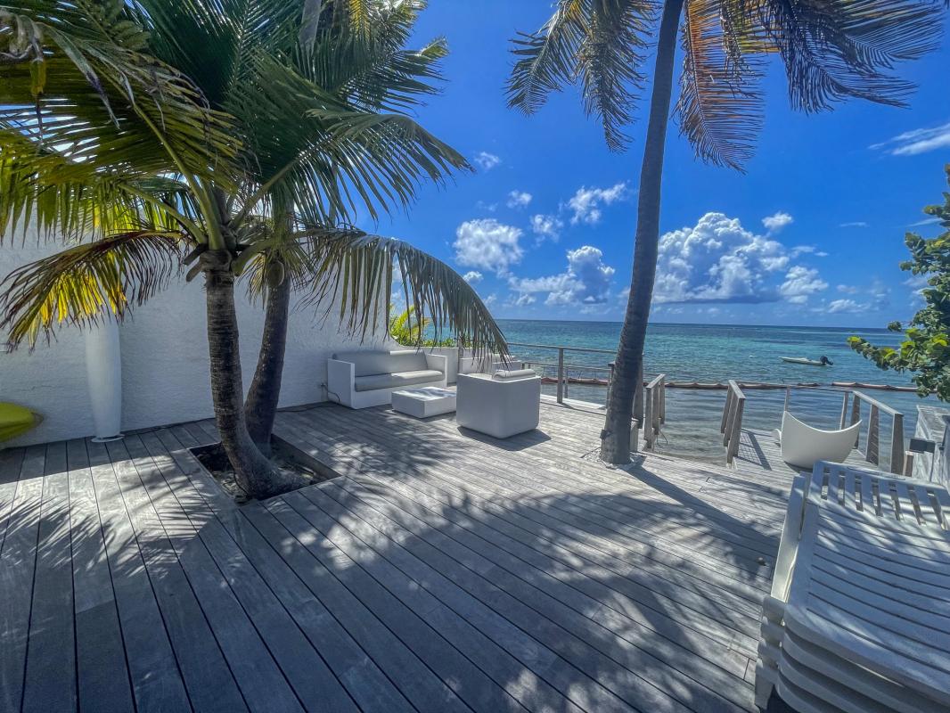 Location villa piscine pieds dans l'eau Saint François Guadeloupe_plage