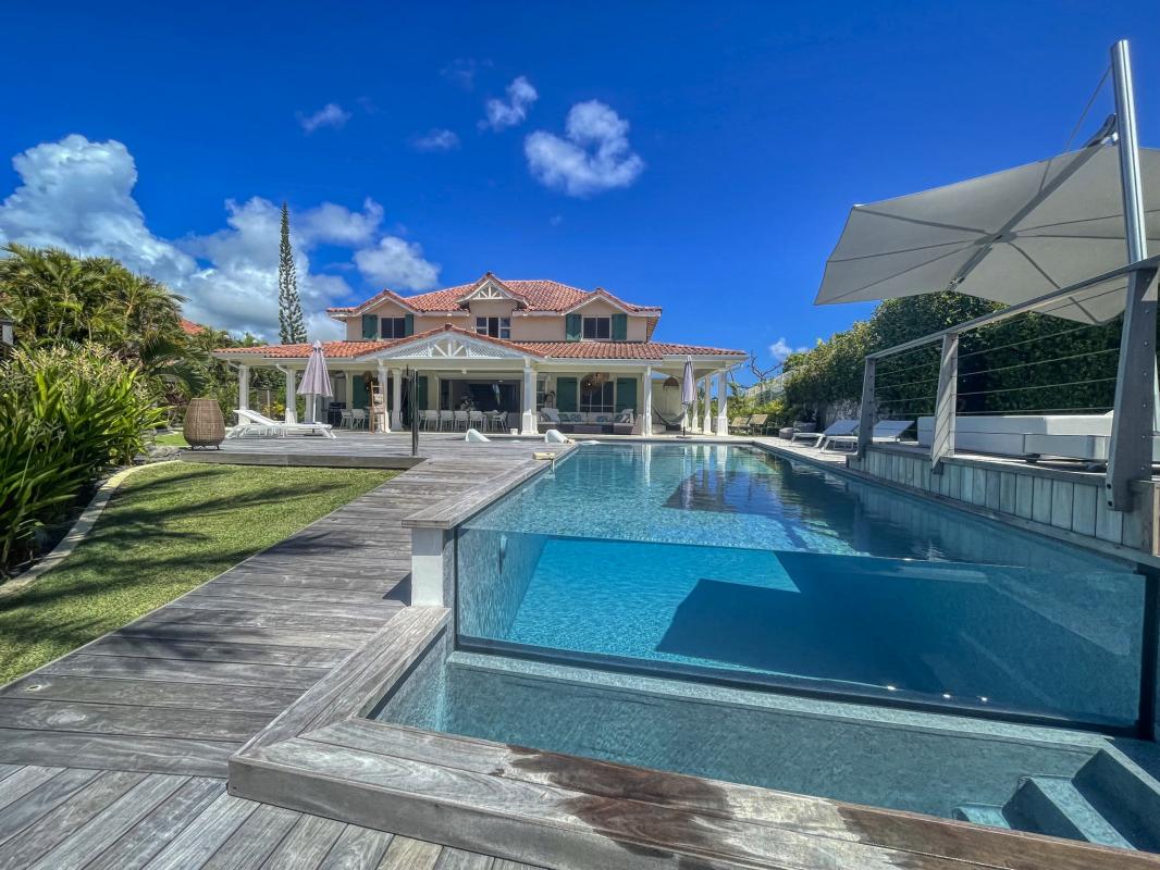 Location villa piscine pieds dans l'eau Saint François Guadeloupe_villa