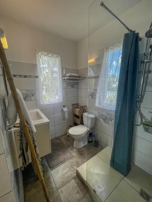 Location Duplex 4 personnes vue mer Saint François Guadeloupe_Salle de douche