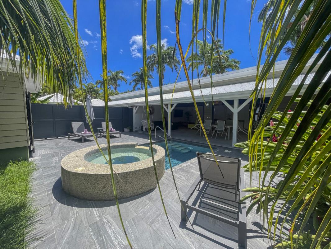 Location villa piscine Saint François Guadeloupe_jacuzzi
