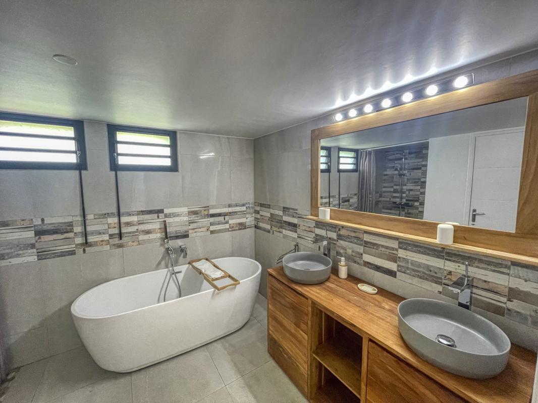 Location villa piscine Saint François Guadeloupe_sdb 3