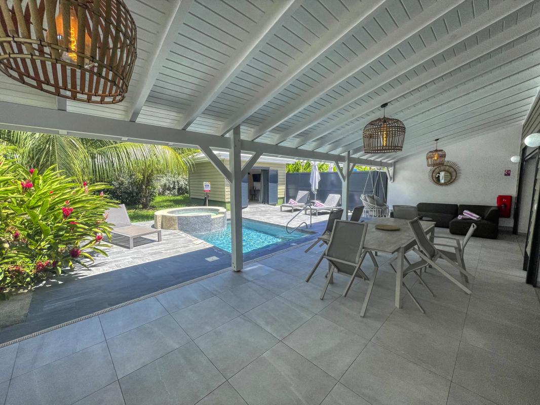 Location villa piscine Saint François Guadeloupe_terrasse
