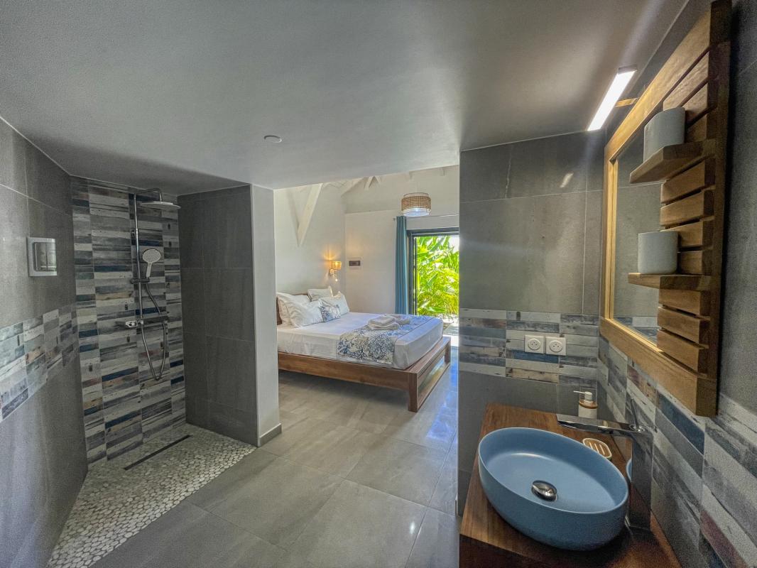 Location villa piscine Saint François Guadeloupe_sdb 2