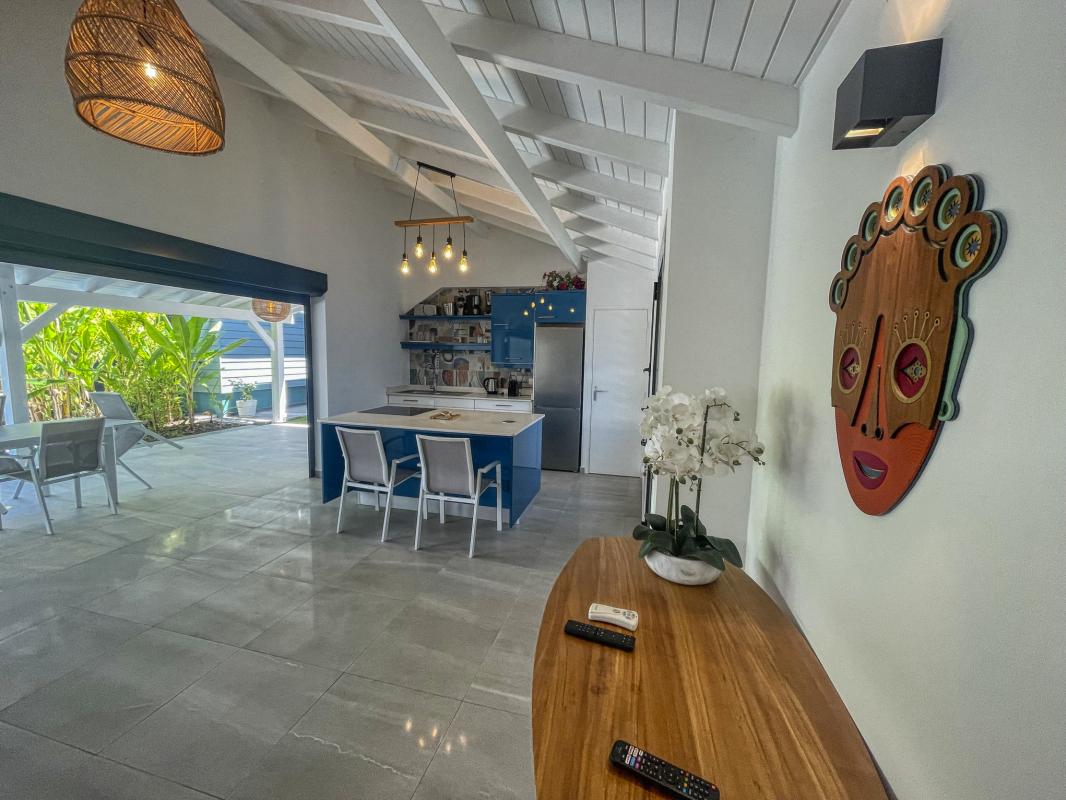 Location villa piscine Saint François Guadeloupe_table a manger