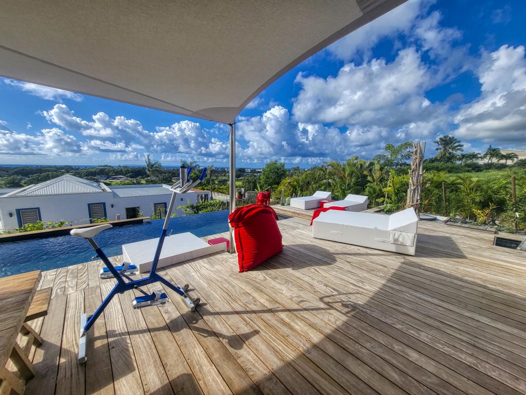 Location villa piscine vue mer Saint François Guadeloupe_terrasse
