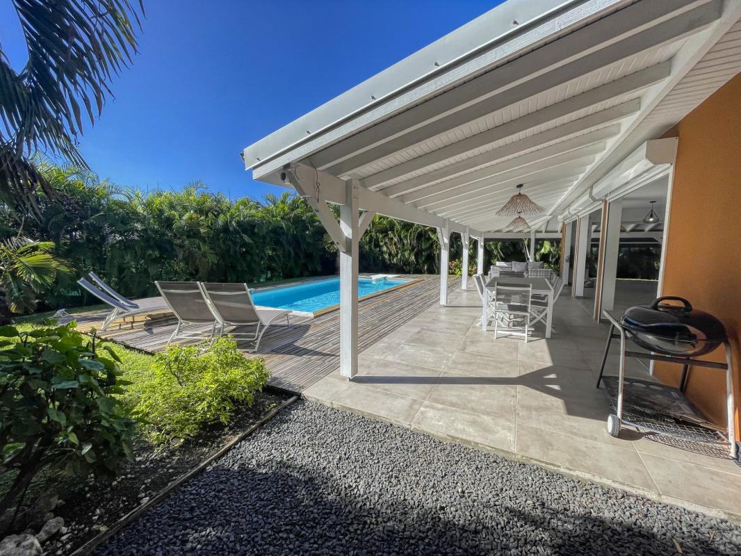 Location villa piscine Saint François Guadeloupe_piscine terrasse