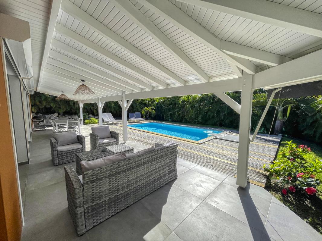 Location villa piscine Saint François Guadeloupe_piscine terrasse