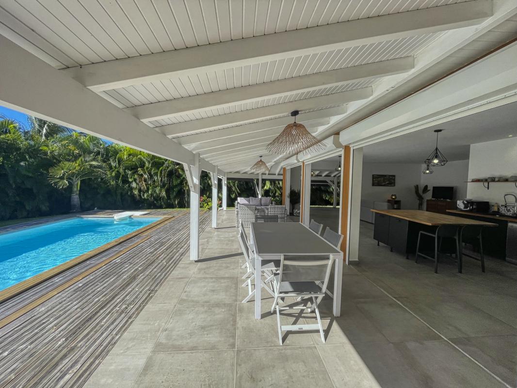 Location villa piscine Saint François Guadeloupe_piscine terrasse