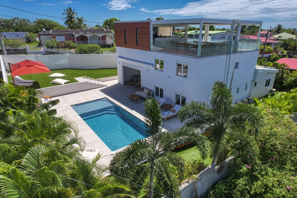 Location villa piscine roof top vue mer Saint François Guadeloupe-Ensemble