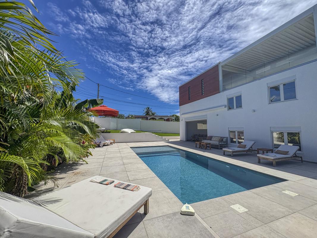 Location villa piscine roof top vue mer Saint François Guadeloupe-Piscine