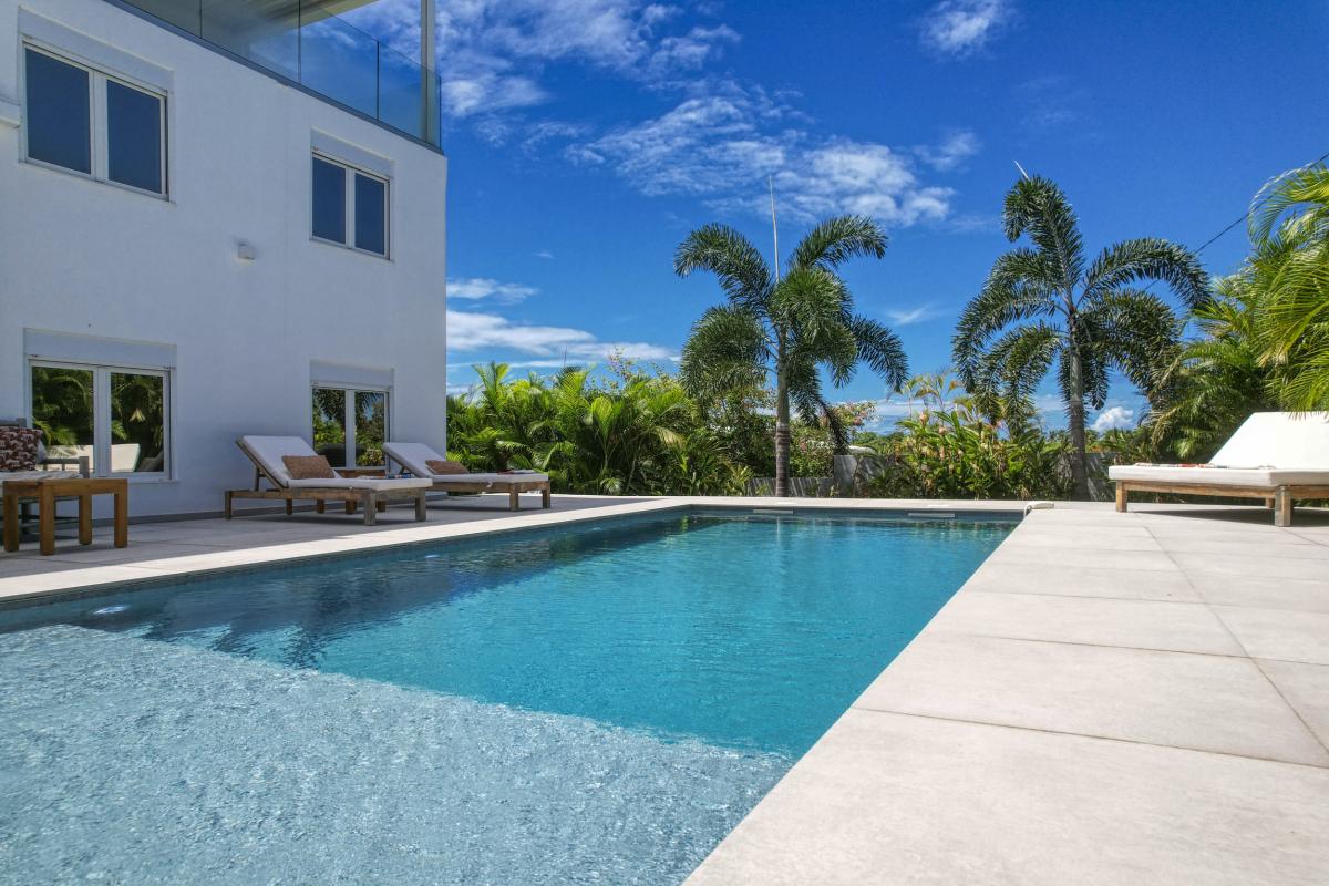 Location villa piscine roof top vue mer Saint François Guadeloupe-Piscine