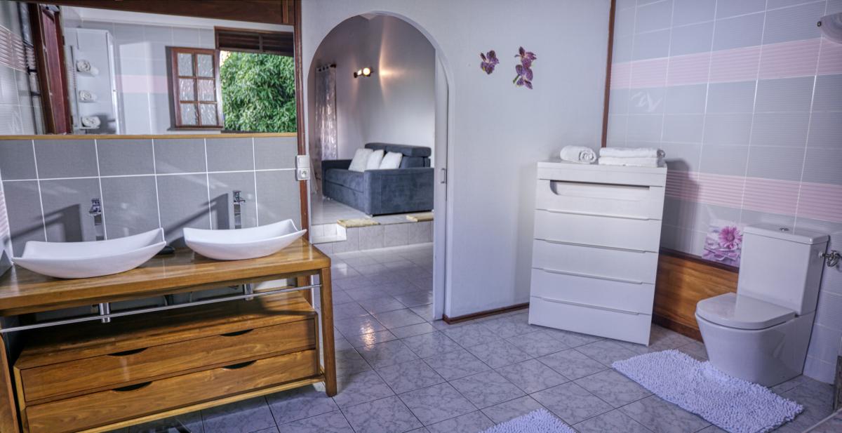 Location villa 5 chambres pour 10 à 20 personnes avec piscine Saint François Guadeloupe