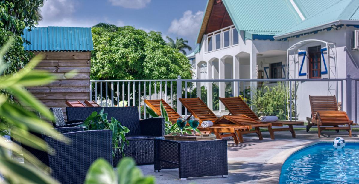 Location villa 5 chambres pour 10 à 20 personnes avec piscine Saint François Guadeloupe