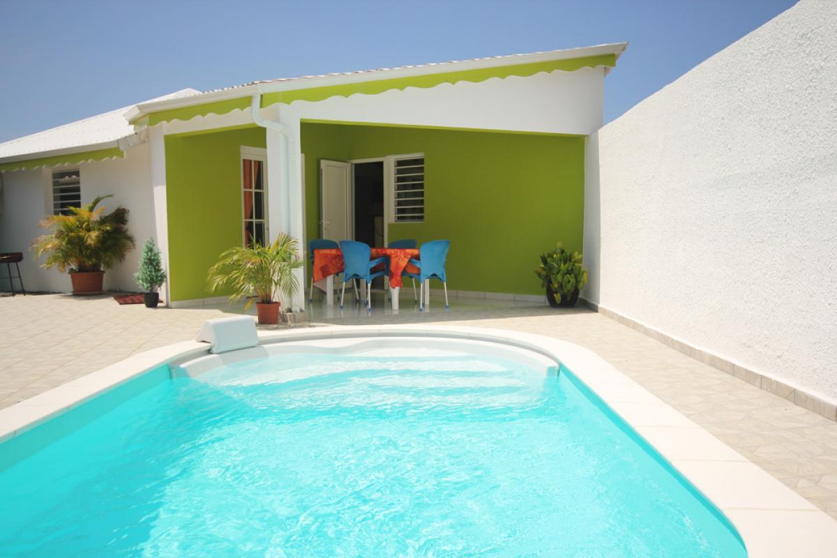 Bungalow avec piscine en Guadeloupe - Exterieur