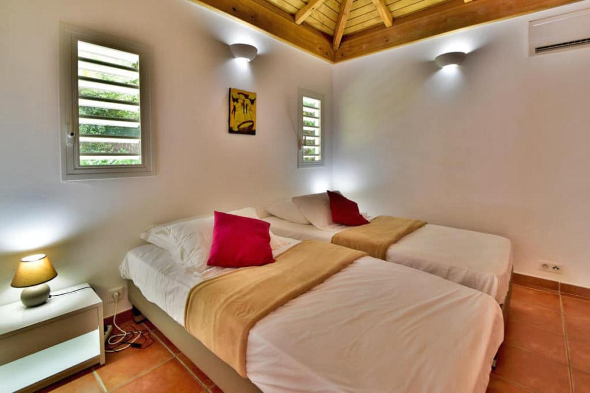 A louer en Guadeloupe à Saint François villa 3 chambres avec piscine - Louisana Park