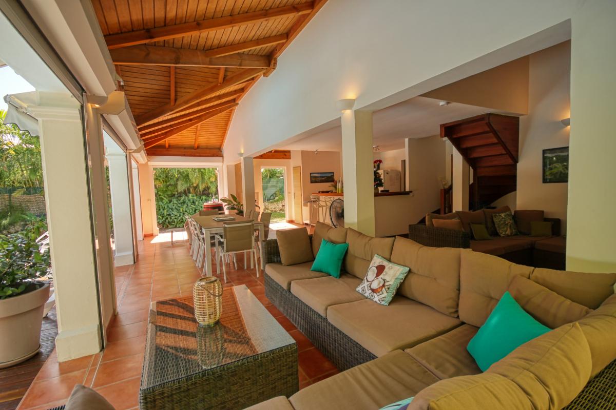 Rental villa Guadeloupe swimming pool - saloon
