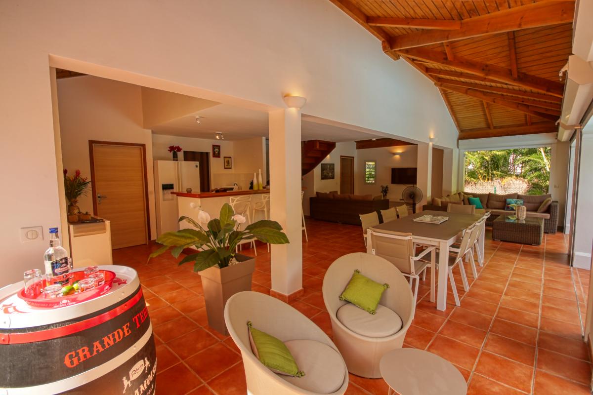 Rental villa Guadeloupe swimming pool - saloon