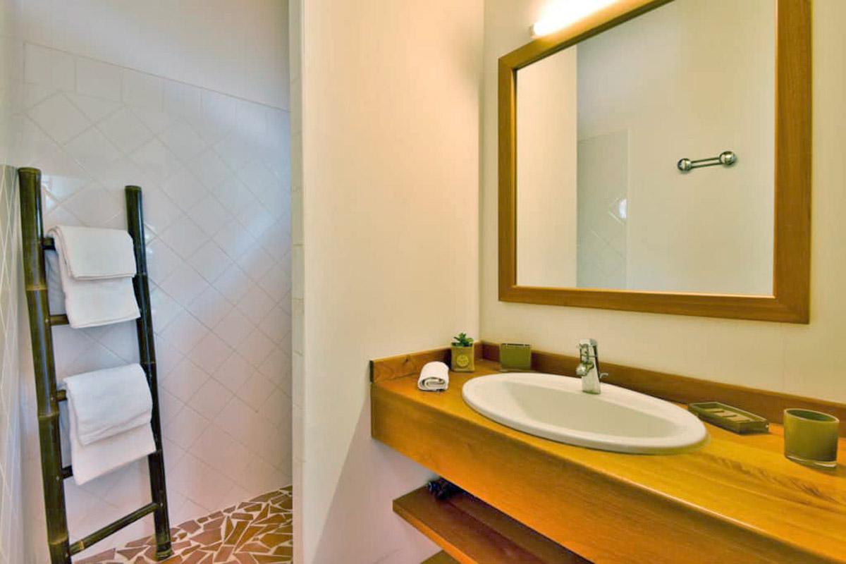 Rental villa Guadeloupe swimming pool - kitchen