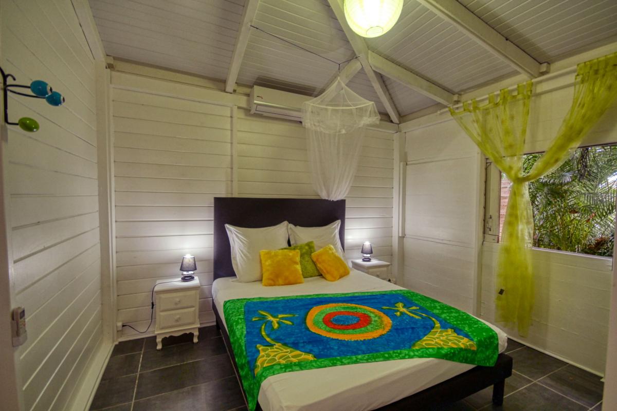 A louer bungalow avec jacuzzi en Guadeloupe - Chambre 2