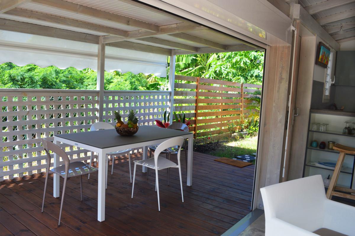 location bungalow en Guadeloupe - terrasse