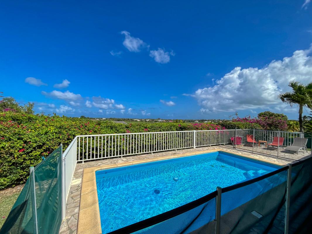 A louer St François Guadeloupe villa 3 chambres pour 6 personnes avec piscine