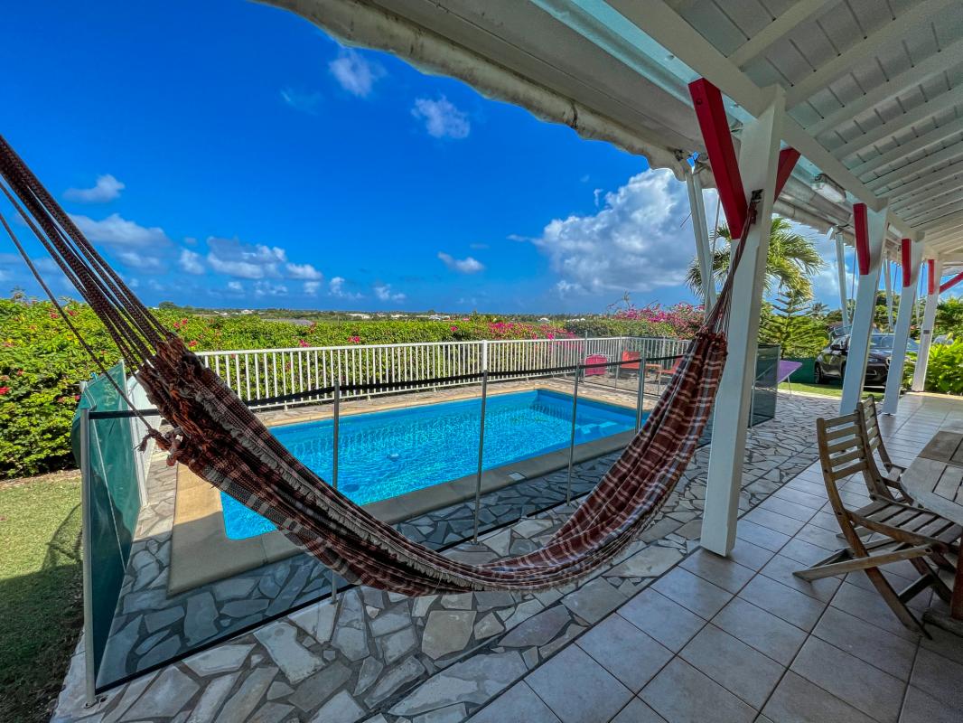 A louer St François Guadeloupe villa 3 chambres pour 6 personnes avec piscine