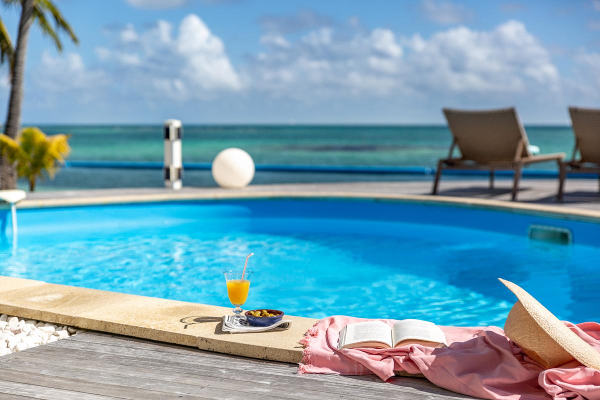 Location villa pieds dans l'eau Guadeloupe au Hamack Saint François