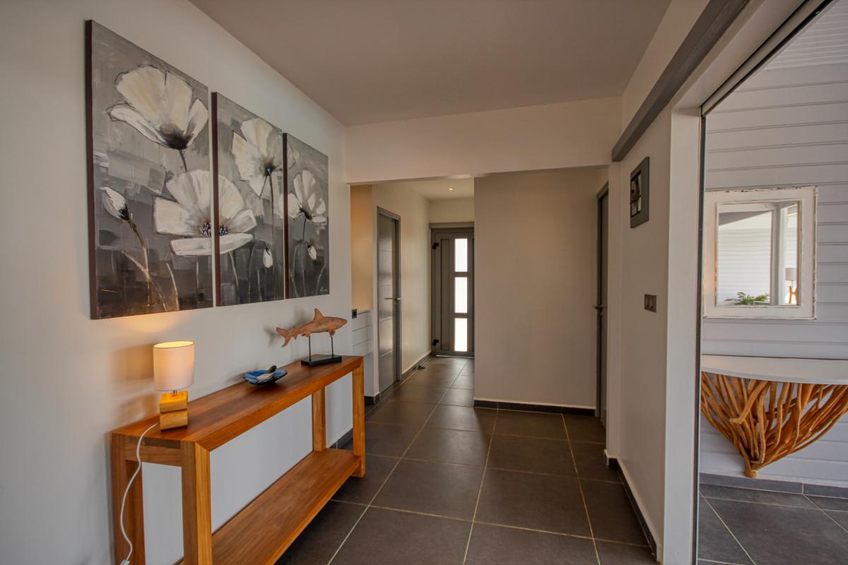 Villa de standing à louer en Guadeloupe - Entrée