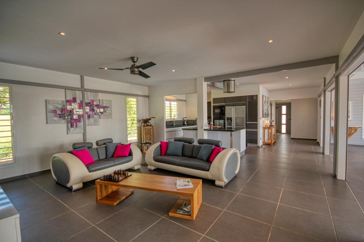 Villa de standing à louer en Guadeloupe - Salon