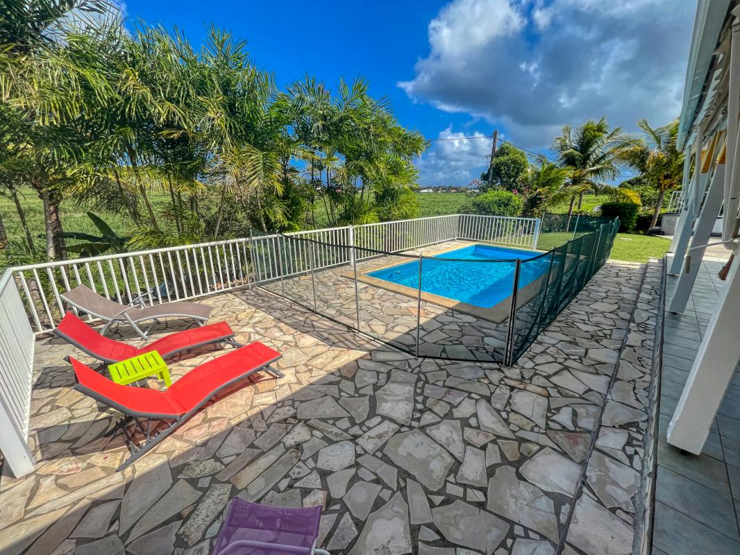 A louer St François Guadeloupe villa 3 chambres pour 6 personnes avec piscine