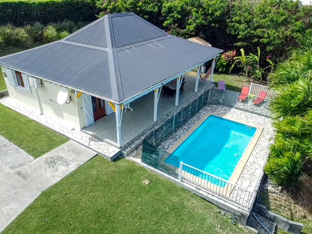 A louer St François Guadeloupe villa 3 chambres pour 6 personnes avec piscine