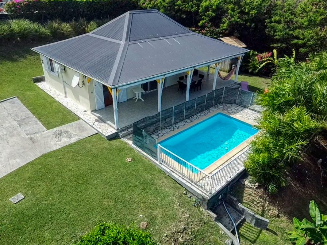 A louer St François Guadeloupe villa 3 chambres pour 6 personnes avec piscine