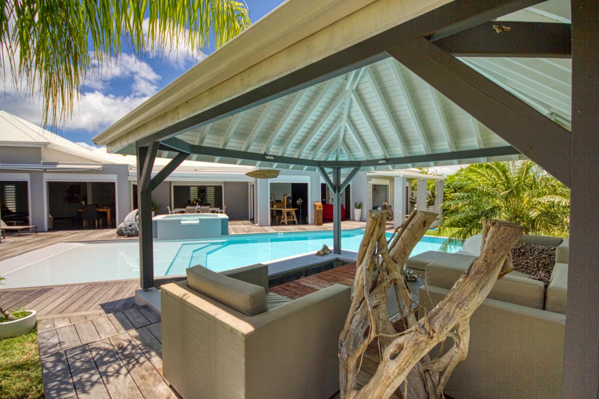 A la location villa 3 chambres pour 10 personnes avec piscine à St François en Guadeloupe