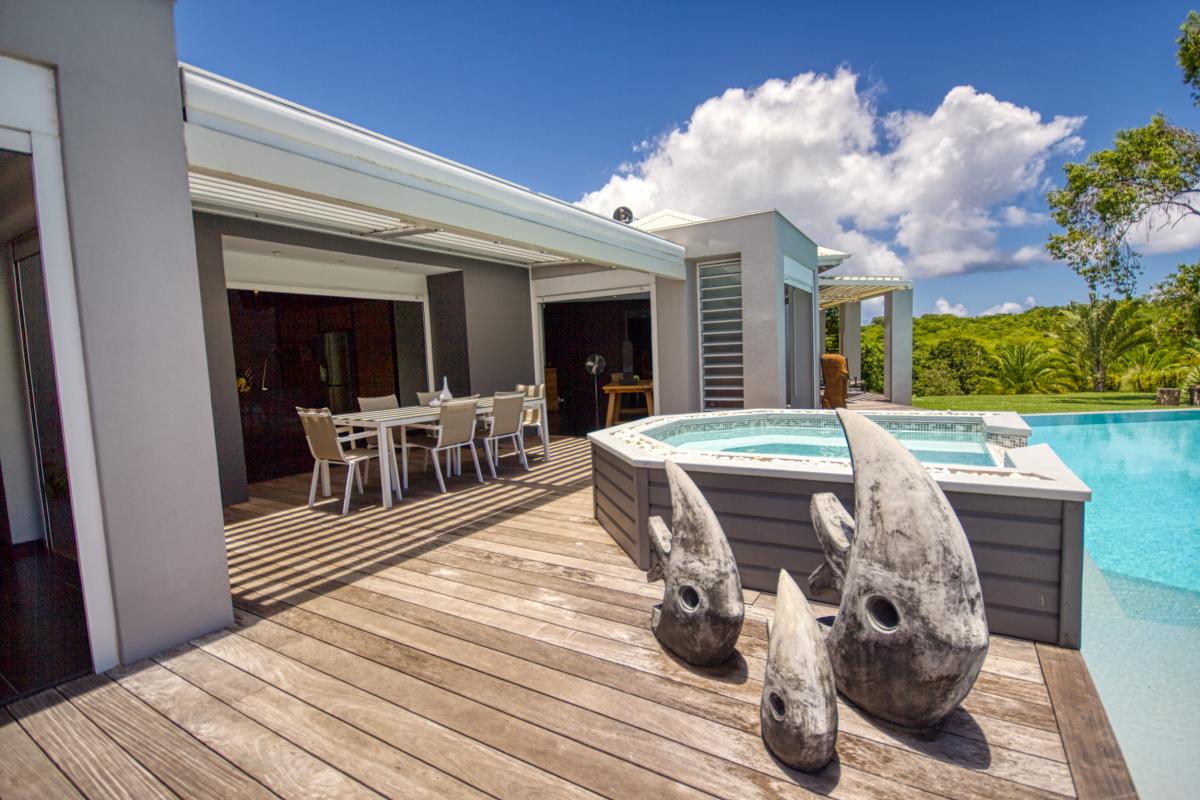 A la location villa 3 chambres pour 10 personnes avec piscine à St François en Guadeloupe