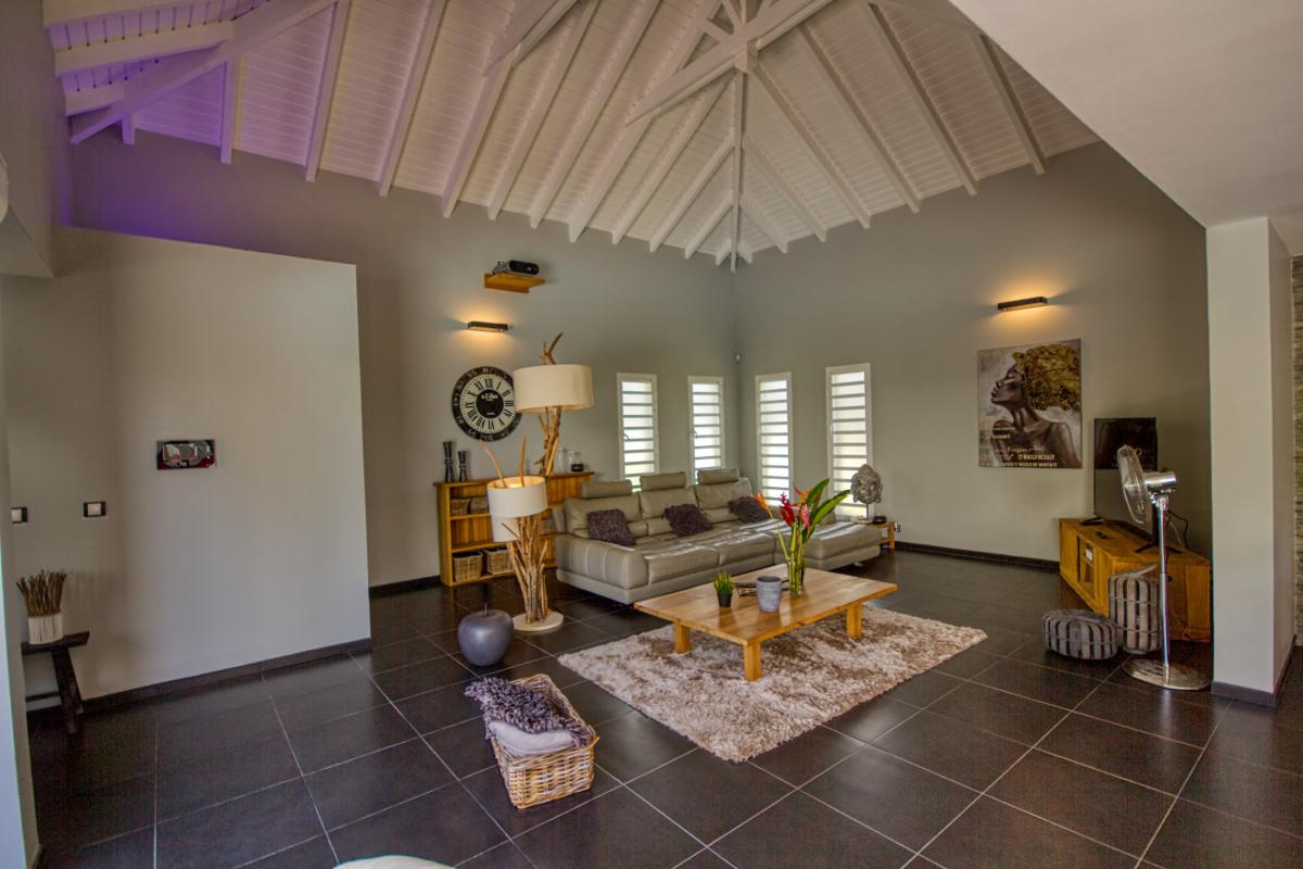 A la location villa 3 chambres pour 10 personnes avec piscine à St François en Guadeloupe